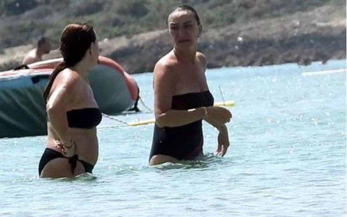 Demet Akbağ, Alaçatı'da