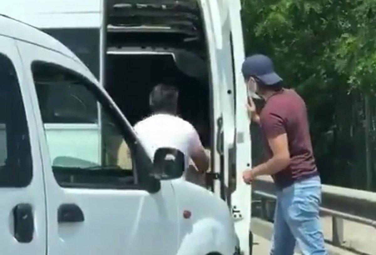 İstanbul’da onlarca koyunu kapalı bagajda taşıdı