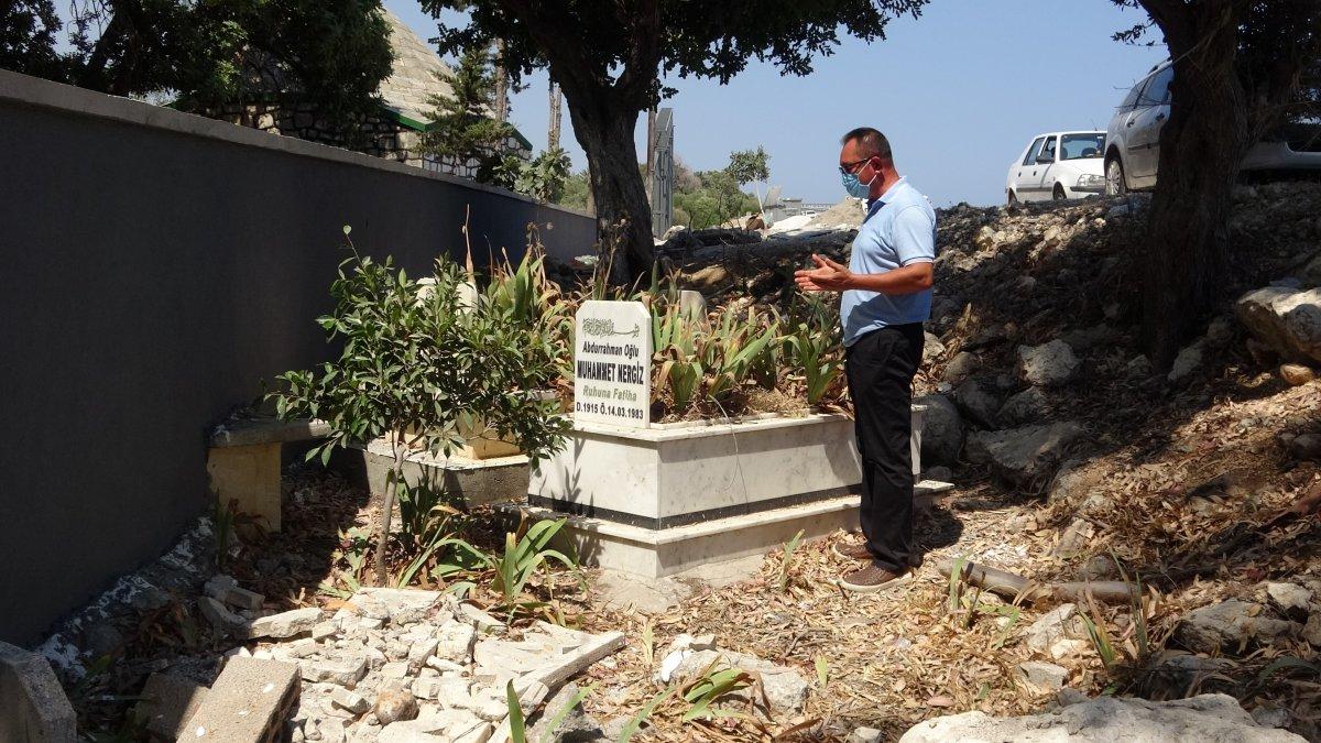 Mersin'de mezarlığa yapılan duvar, kabirleri dışarıda bıraktı