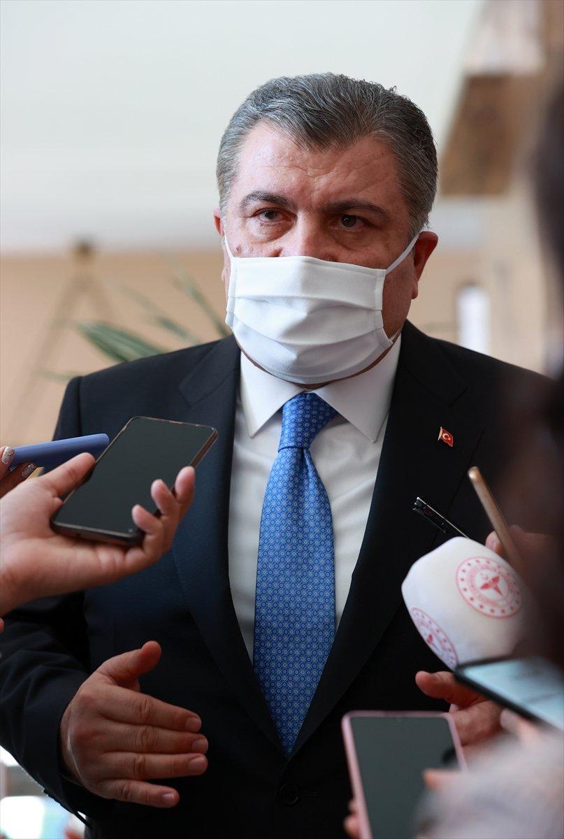 Fahrettin Koca: Spor müsabakaları tedbirlere göre seyircili oynanabilecek