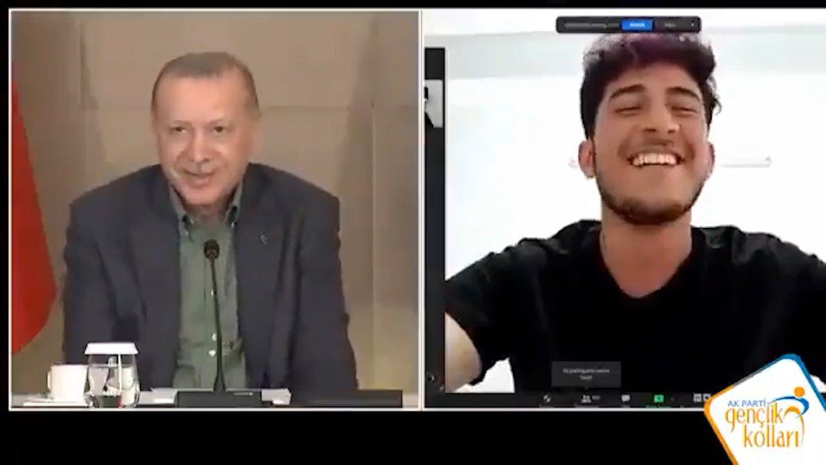 Mustafa Varank, milli sporcuyla bilek güreşi için buluştu