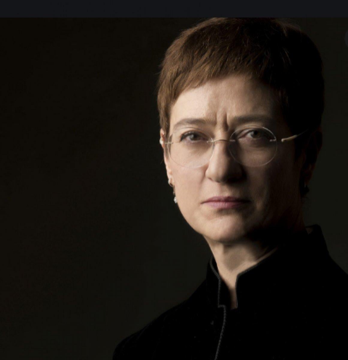 Sevilen kitaplar şömizli özel ciltleriyle raflarda