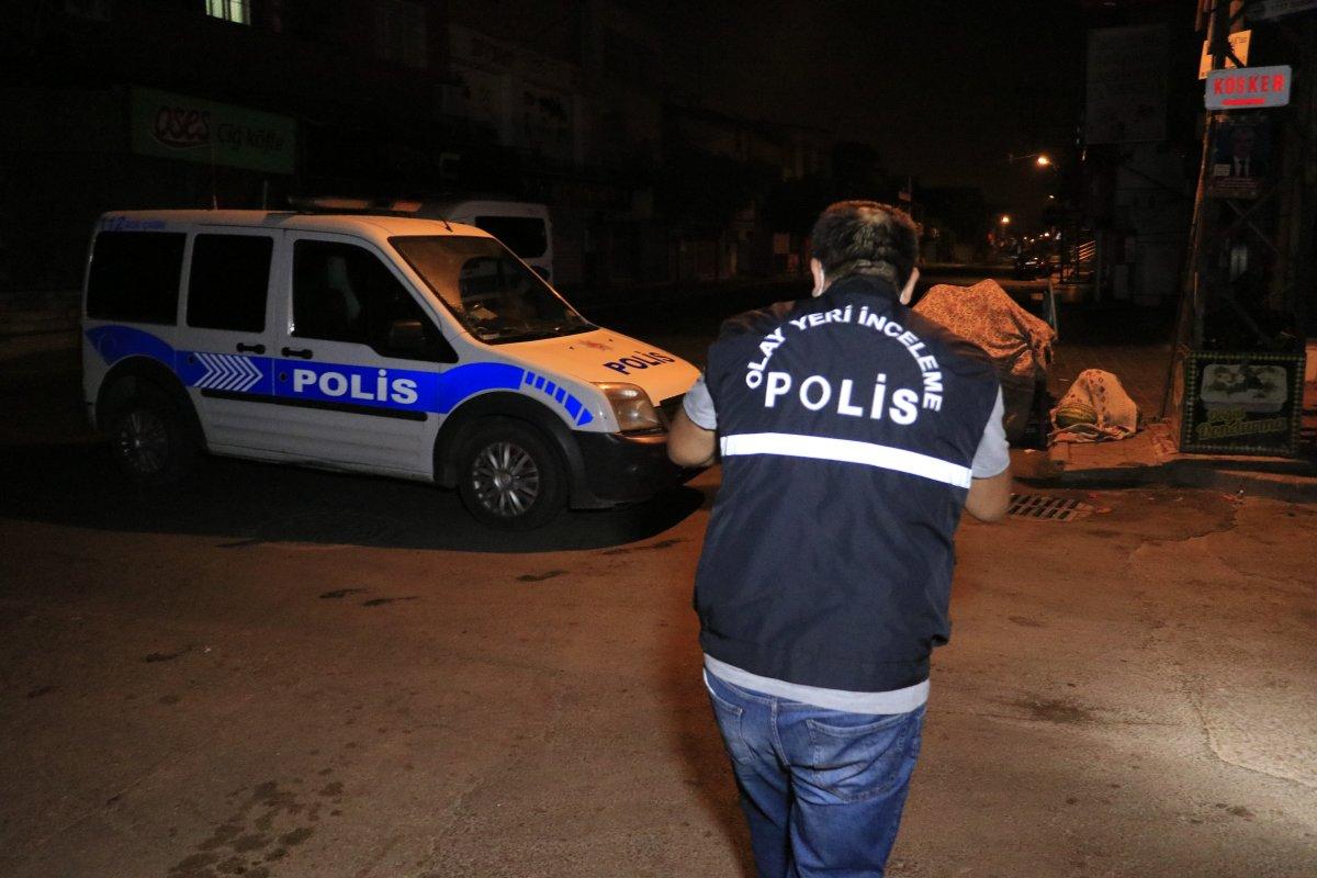 Adana’da yol kenarında karpuz satan şahıs, silahlı saldırıya uğradı