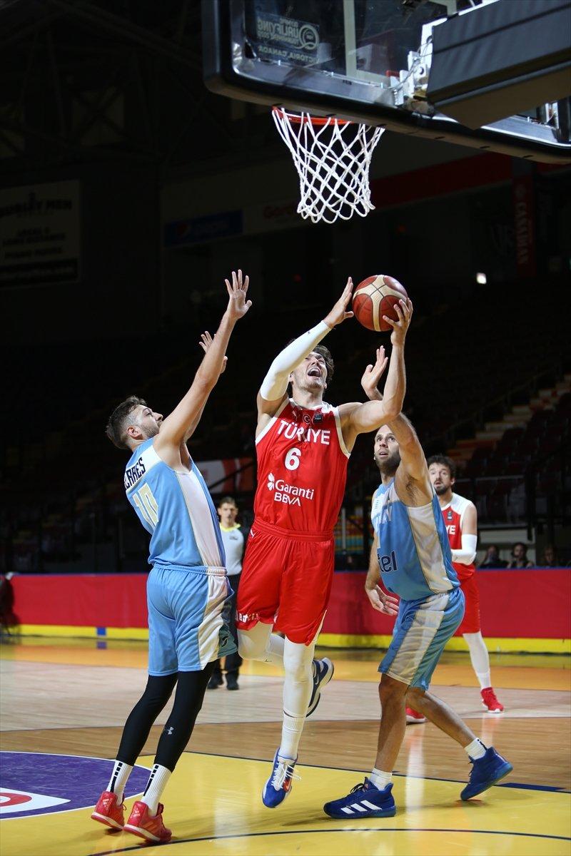 12 Dev Adam, Uruguay'ı yendi