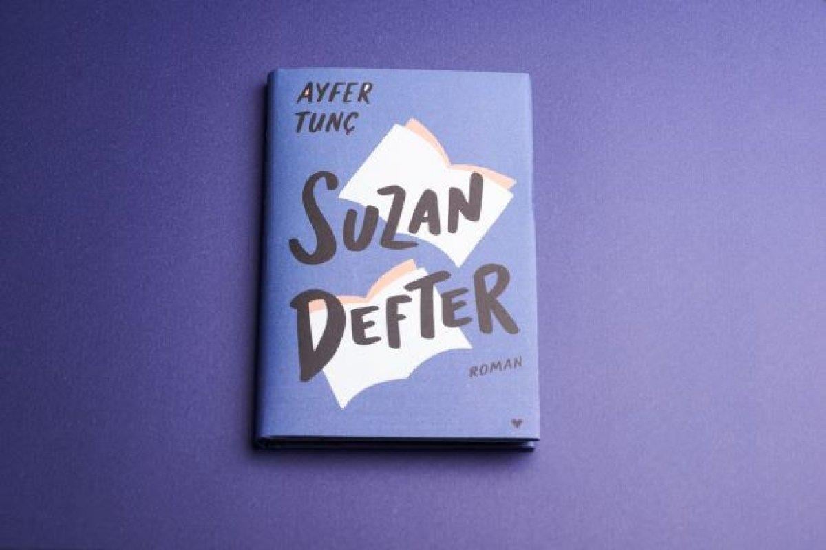 Sevilen kitaplar şömizli özel ciltleriyle raflarda