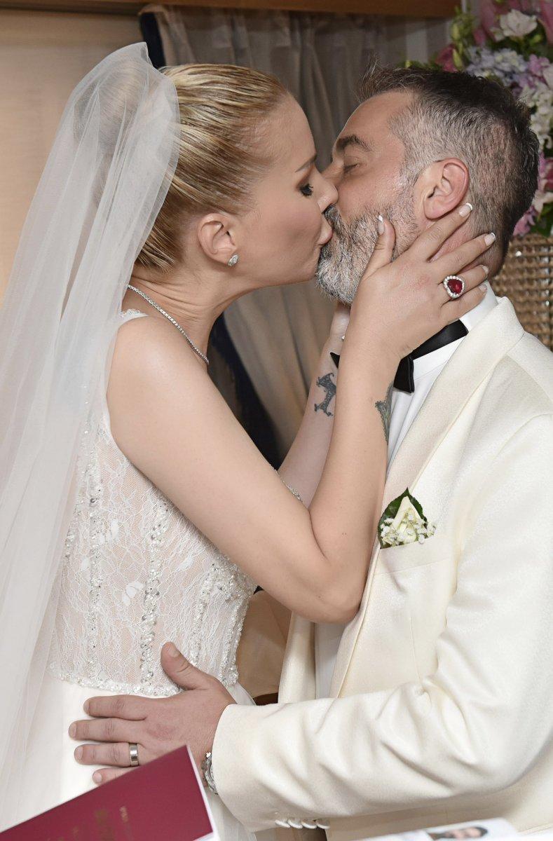 Tuğba Özerk, evlendi