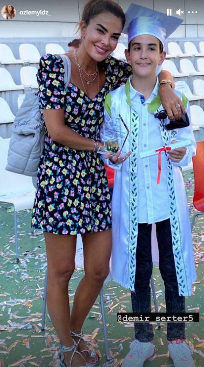 Özlem Yıldız'ın oğlu Demir mezun oldu