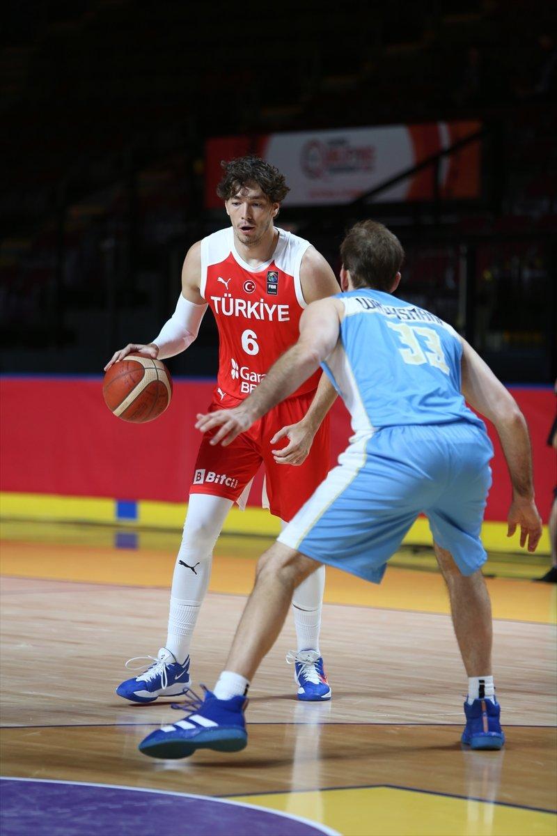 12 Dev Adam, Uruguay'ı yendi