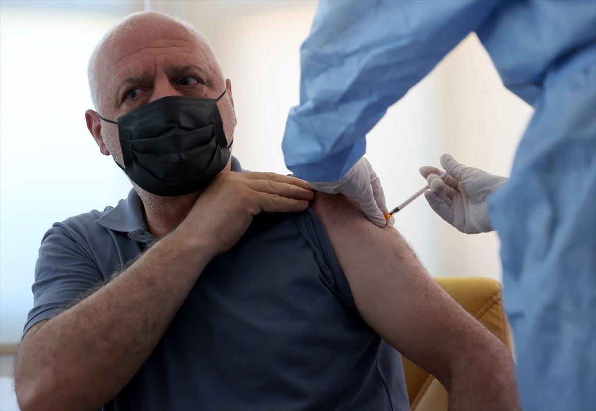 İstanbul Harem Otogarı'nda koronavirüs aşılaması başladı