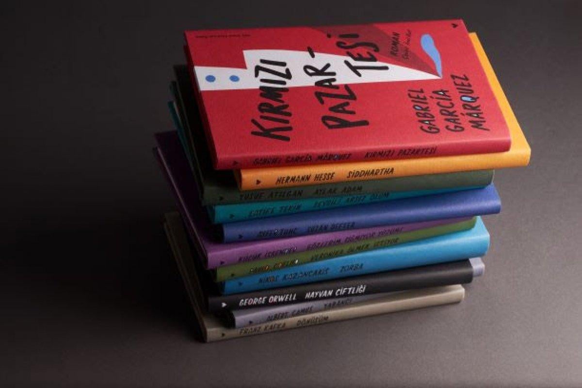 Sevilen kitaplar şömizli özel ciltleriyle raflarda