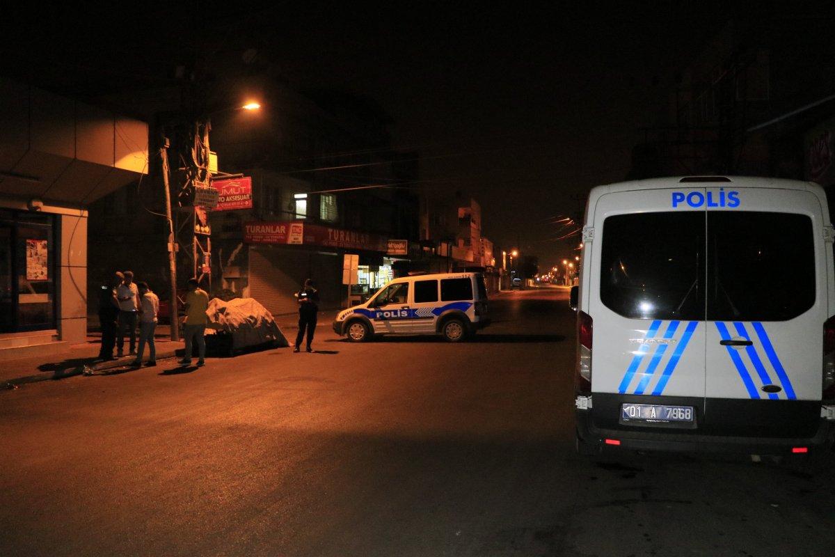 Adana’da yol kenarında karpuz satan şahıs, silahlı saldırıya uğradı