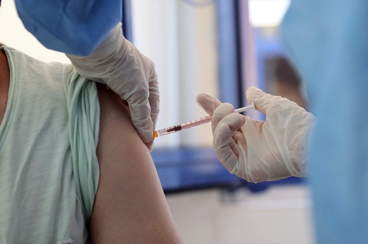 İstanbul Harem Otogarı'nda koronavirüs aşılaması başladı