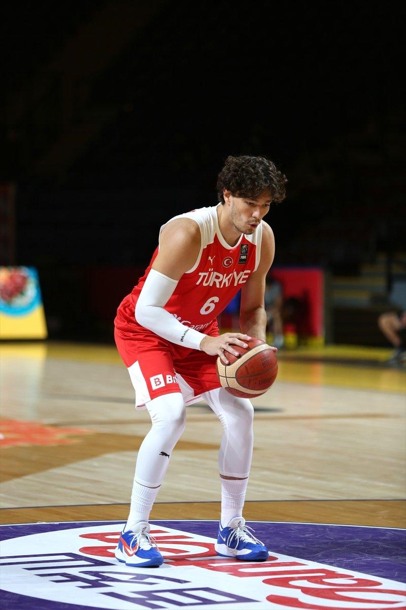 12 Dev Adam, Uruguay'ı yendi