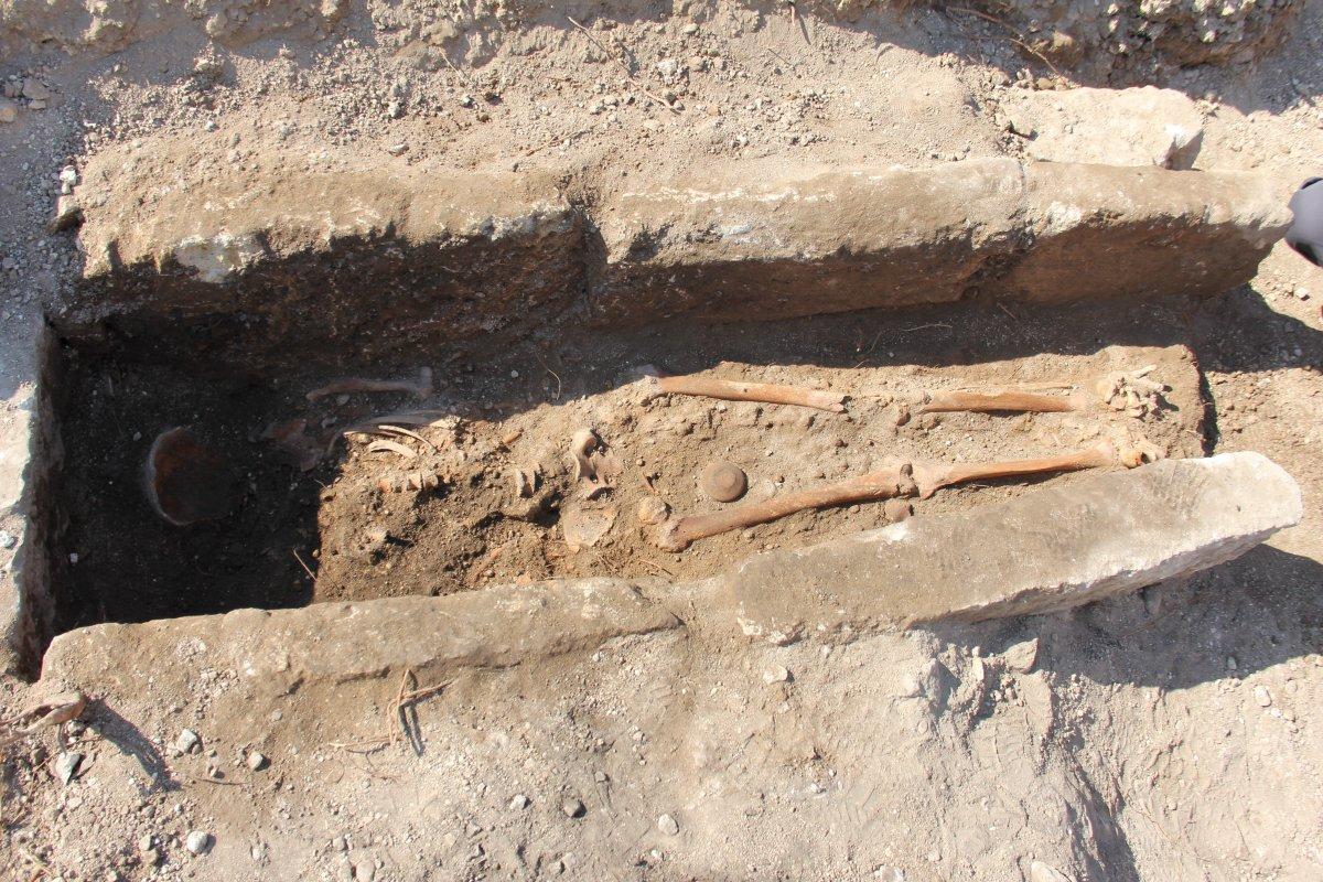 Adıyaman’da bin yıllık erkek iskeleti bulundu