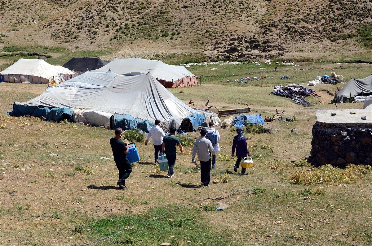 Fahrettin Koca'dan aşılama hedefi: Bayrama kadar yüzde 70