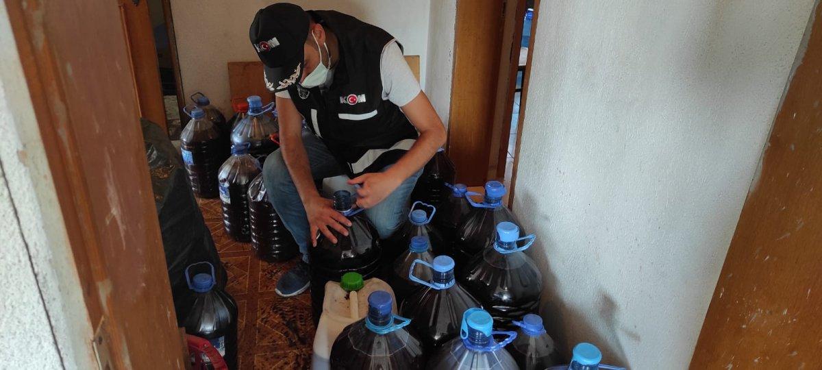 Bursa’da sahte içki operasyonu: 1 ton sahte içki ele geçirildi