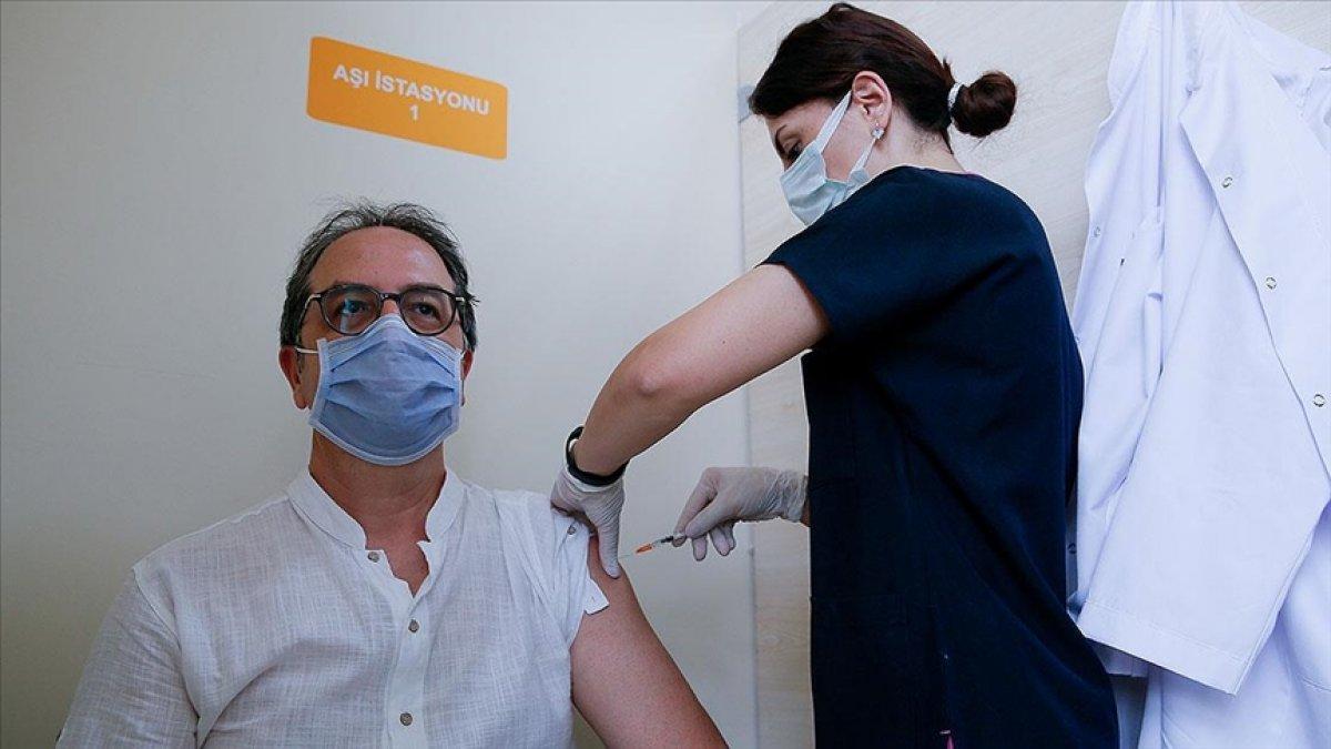 Bilim Kurulu Üyesi Dr. Alper Şener'den 3. doz açıklaması