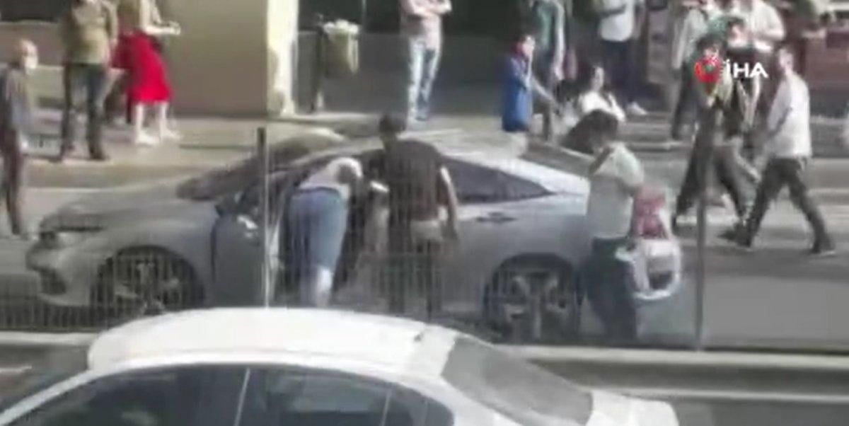 E-5’te sürücülerin kavga ettiği anlar kamerada