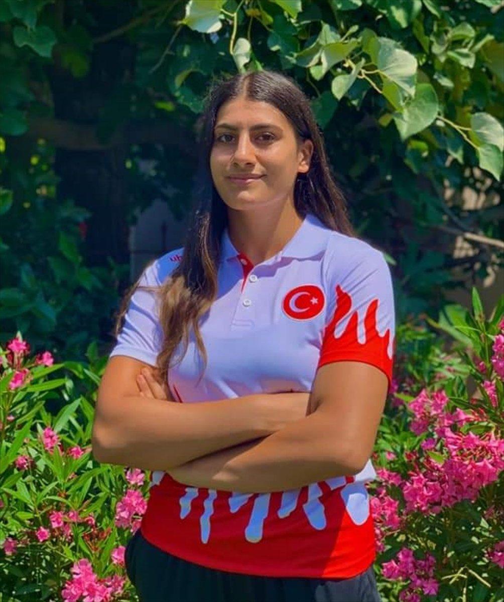 Avrupa Gençler Güreş Şampiyonası'nda Melisa Sarıtaç altın madalya kazandı