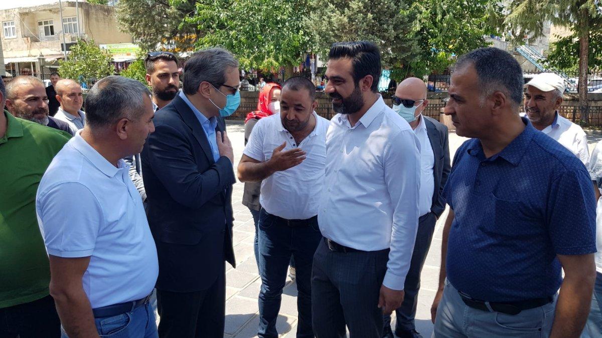 Burak Elmas, Veysel Karani Türbesi'nde kurban kesti