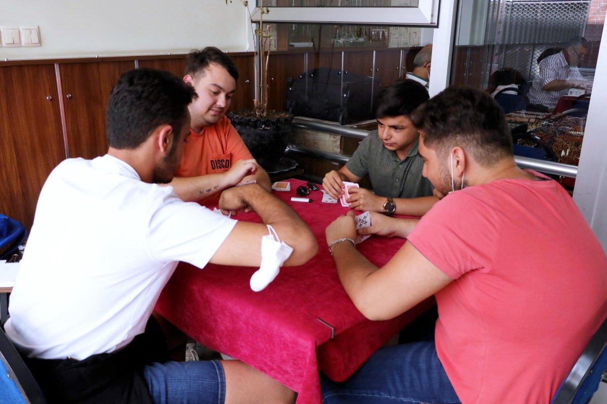 Eskişehir’de oyun yasağı kalktı, kahvehaneler dolmaya başladı