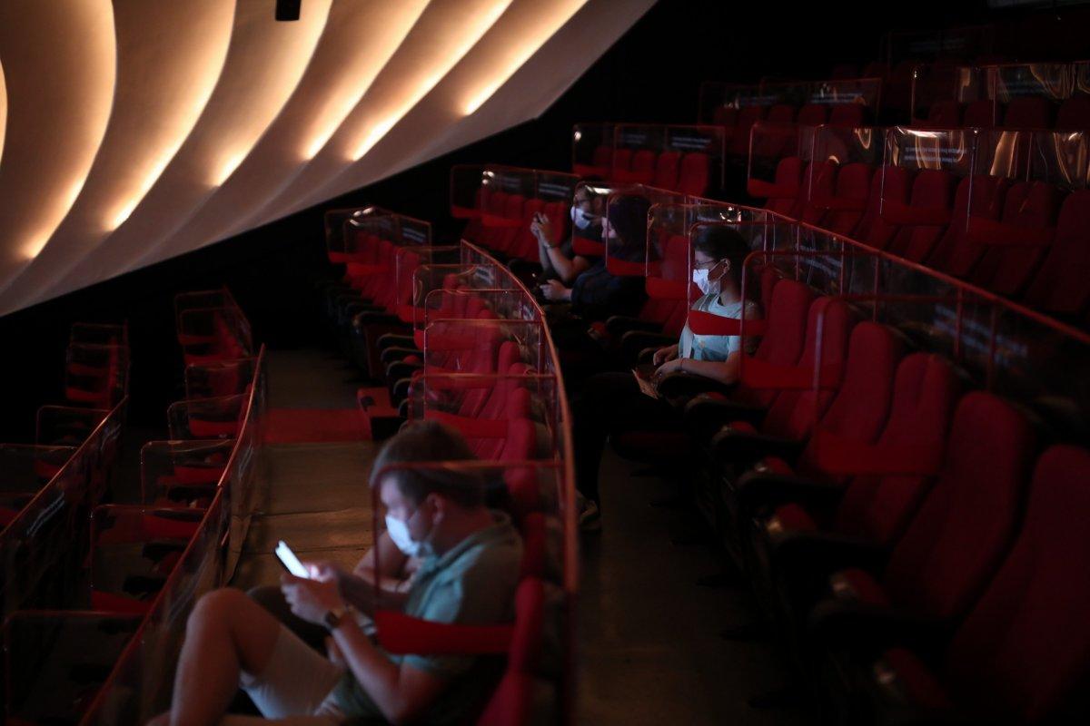 Sinemalar kapılarını açtı