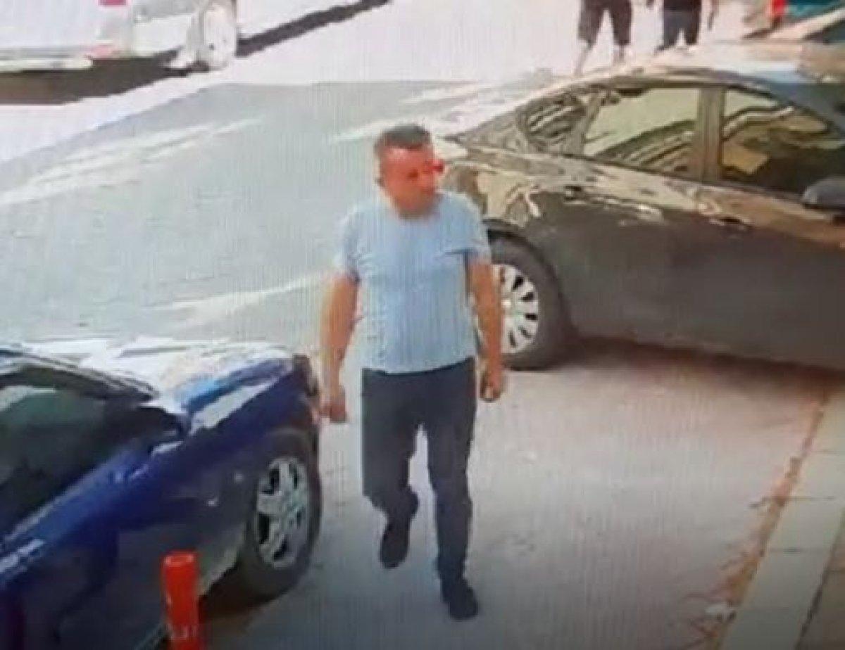 Denizli'de kahvehaneden cep telefonu çalan hırsız