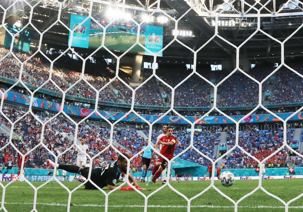 İspanya, İsviçre'yi mağlup ederek yarı finale yükseldi