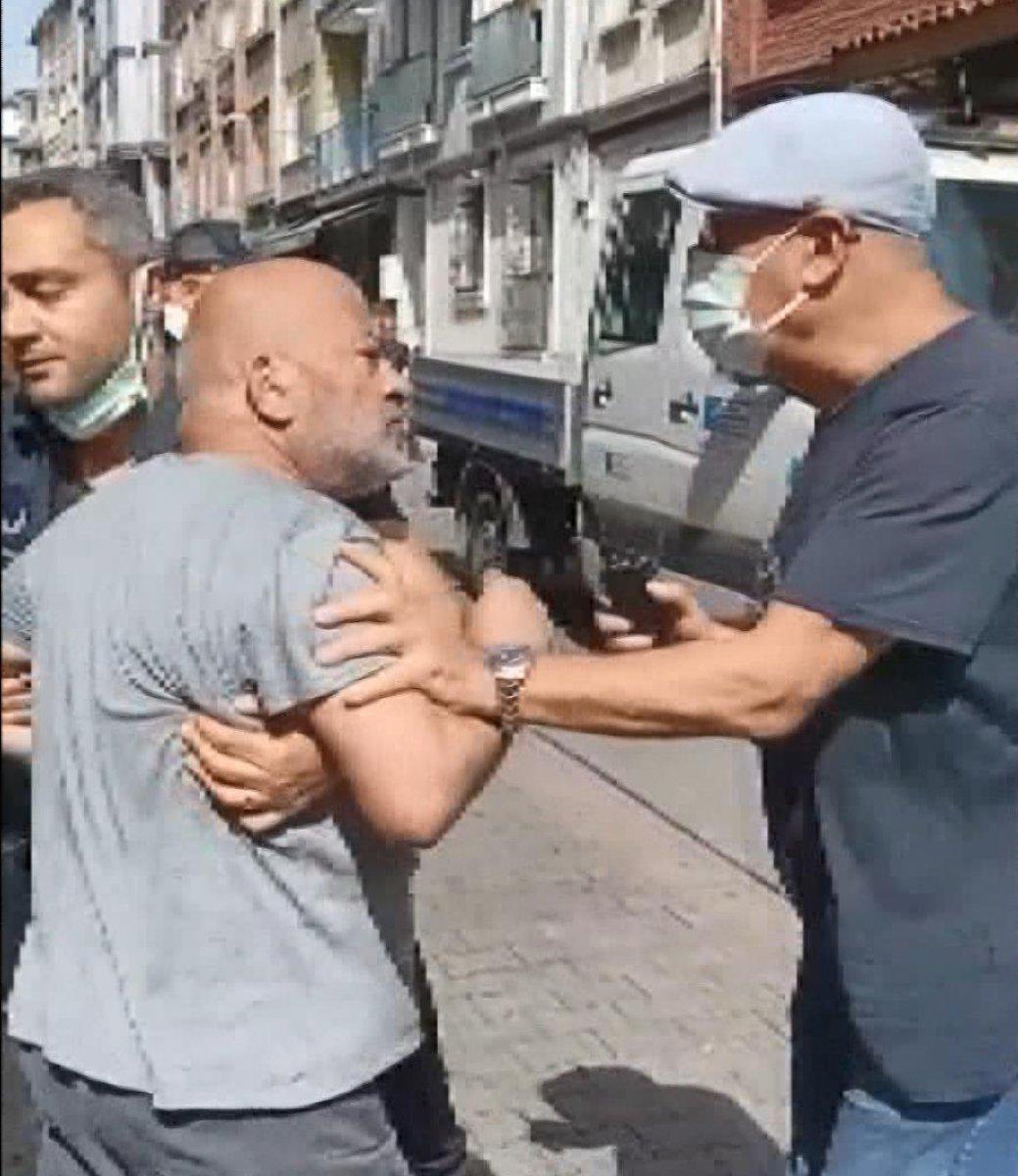 Kadıköy'de esnaf ile zabıta arasında arbede