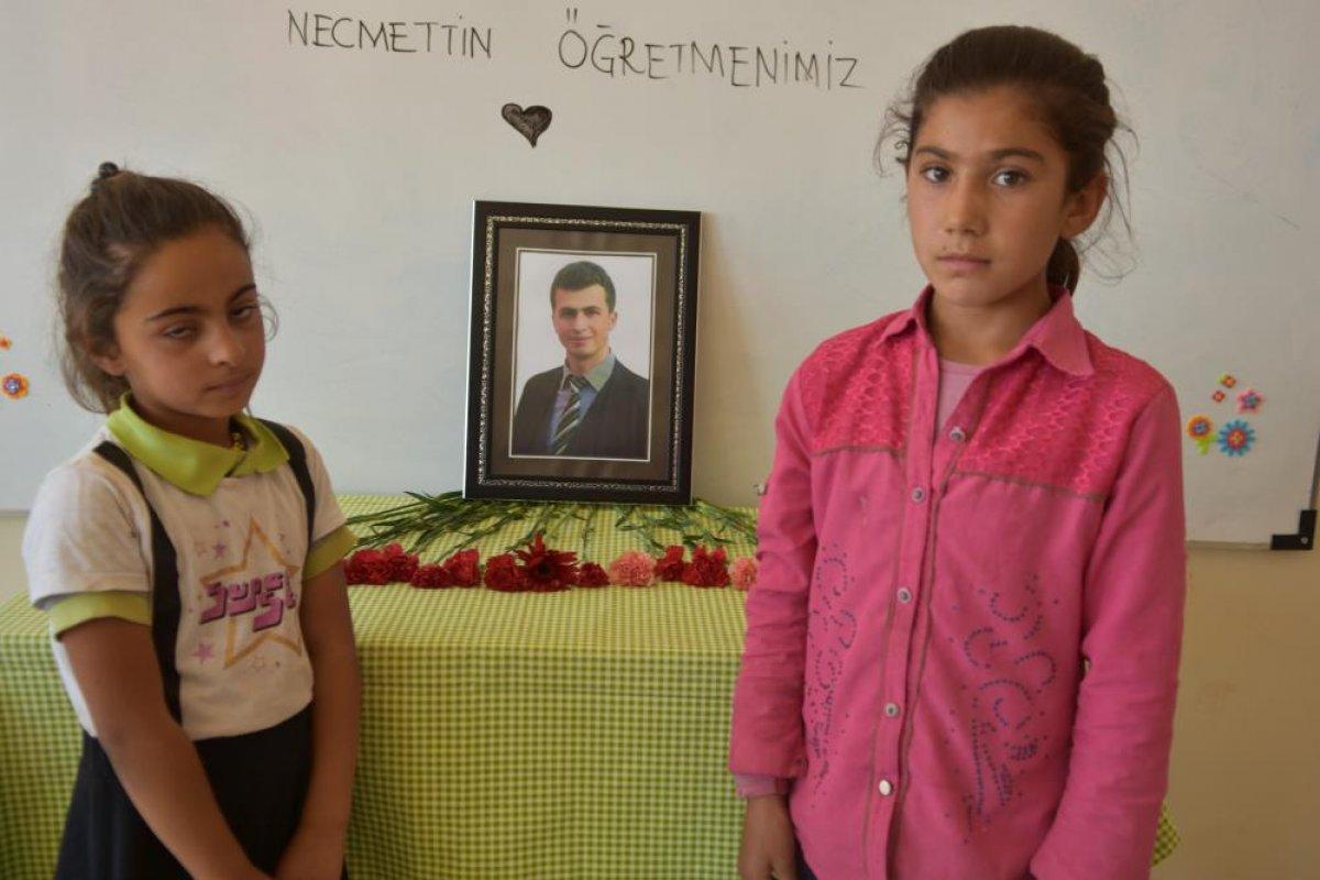 Şehit Necmettin Öğretmen'in okulunda karne töreni buruk geçti