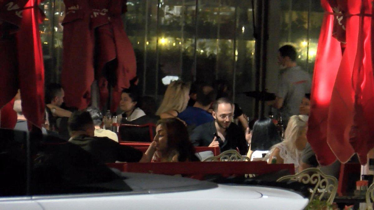 Normalleşmede 3. etap başladı: Bakırköy'de kafeler doldu