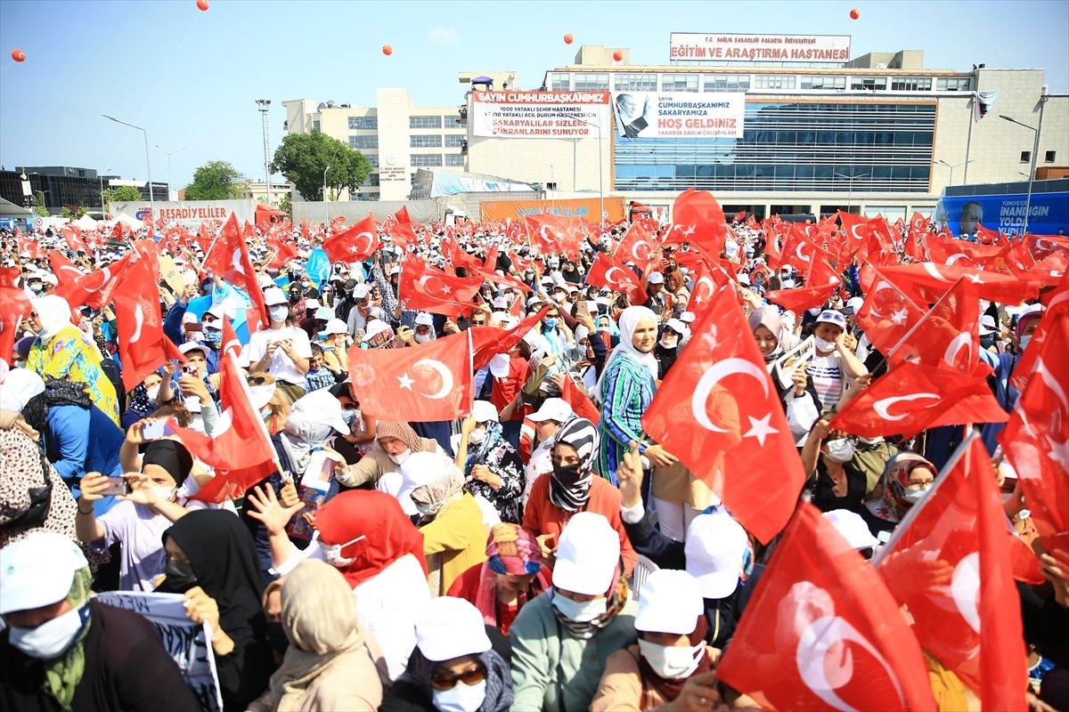 Cumhurbaşkanı Erdoğan’a Sakarya’da sevgi gösterisi