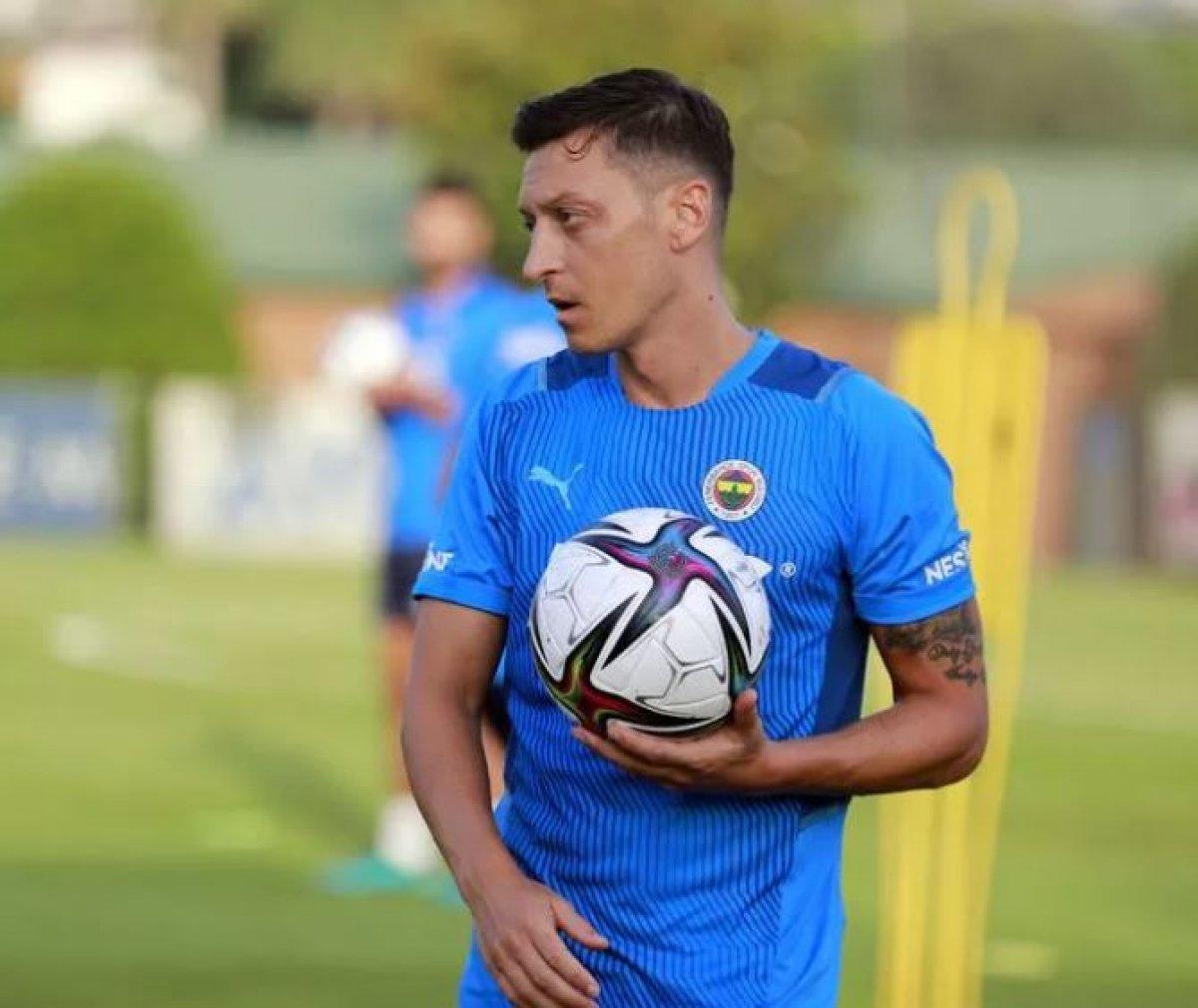 Fenerbahçe antrenmanında yıldız detayı