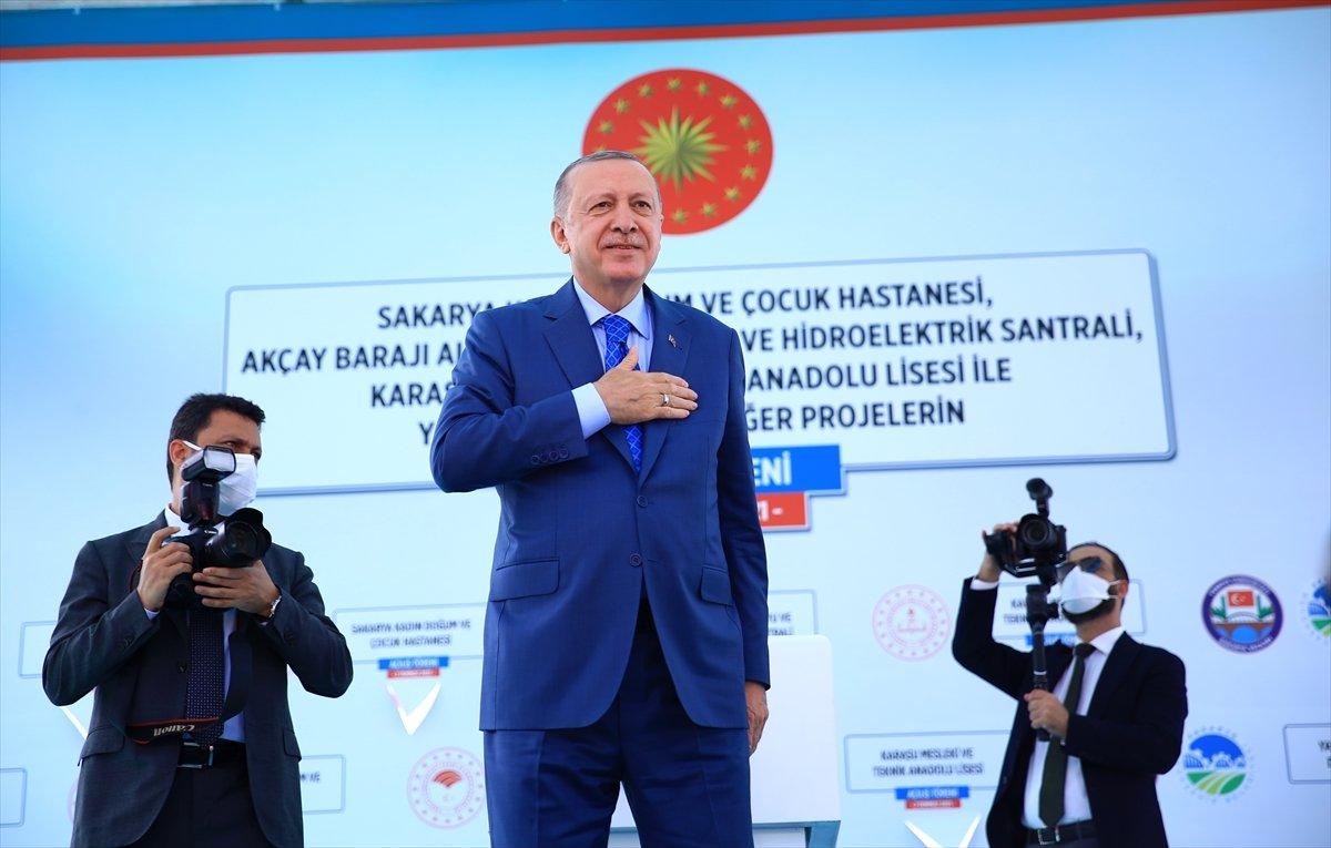 Cumhurbaşkanı Erdoğan’a Sakarya’da sevgi gösterisi