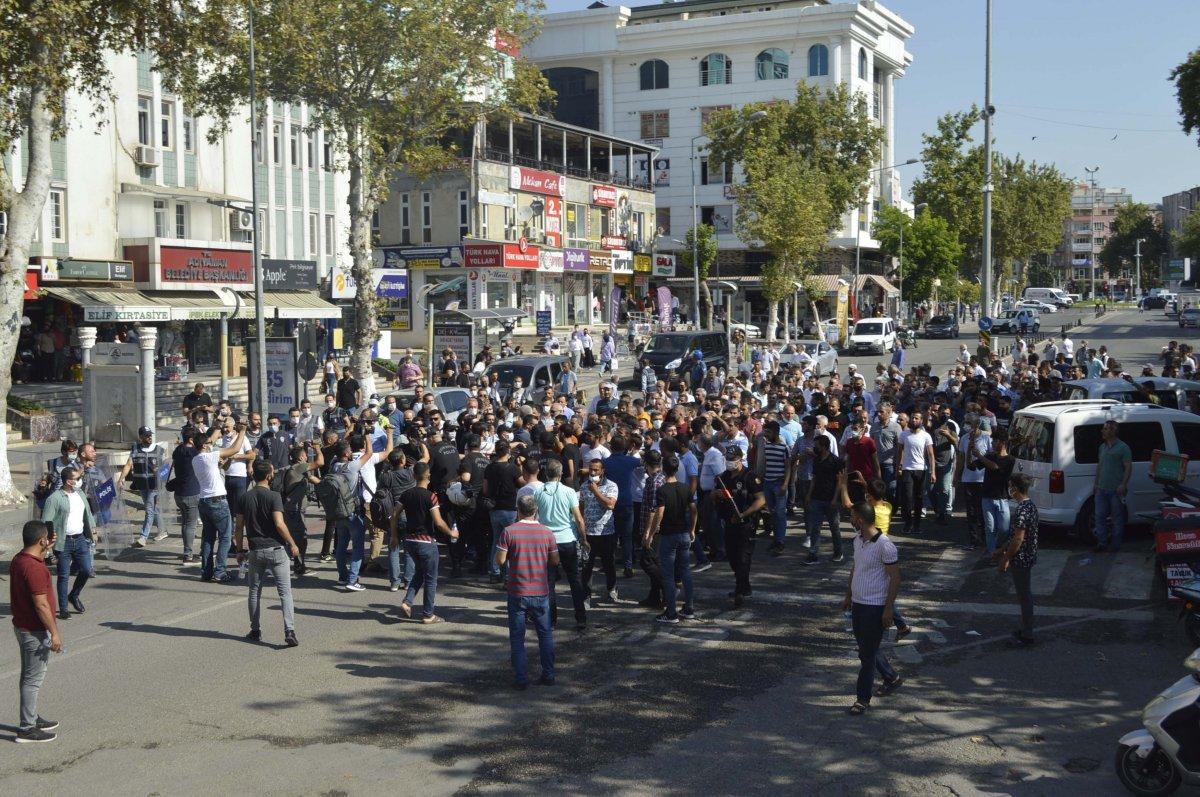 Adıyaman'da tütüncüler ve polis arasında arbede