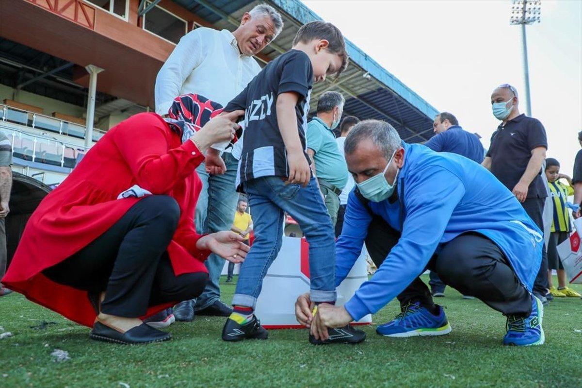 Ordu Valisi Tuncay Sonel, şehit çocuklarının yüzünü güldürdü