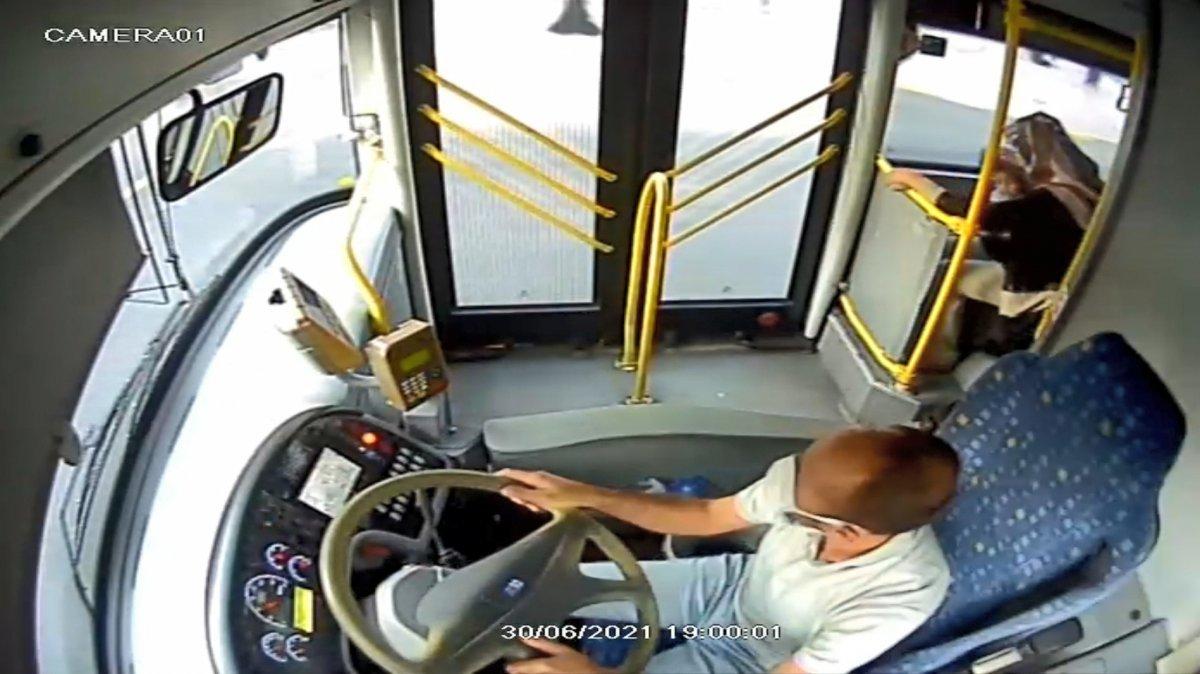 Diyarbakır’da otobüs yandı, yolcuları şoförün dikkati kurtardı