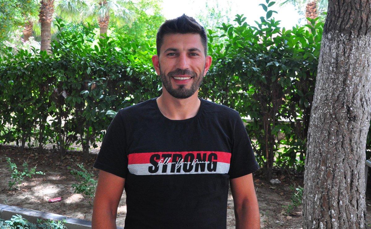 Manisa'da yamaç paraşütü yaparken tavla oynadılar