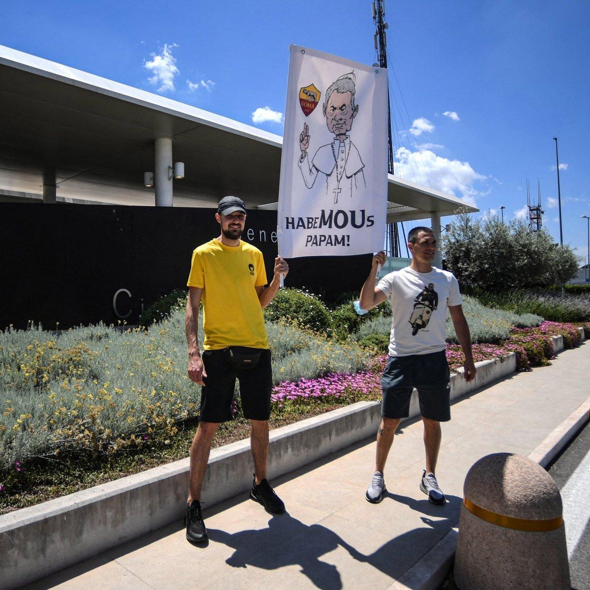 Roma taraftarları Mourinho'yu karşıladı