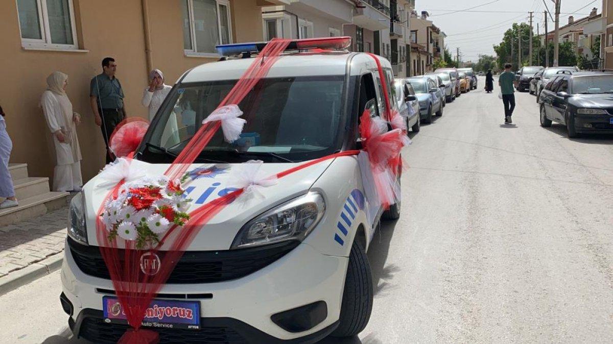 Afyonkarahisar'da gelin almaya devriye arabasıyla gitti