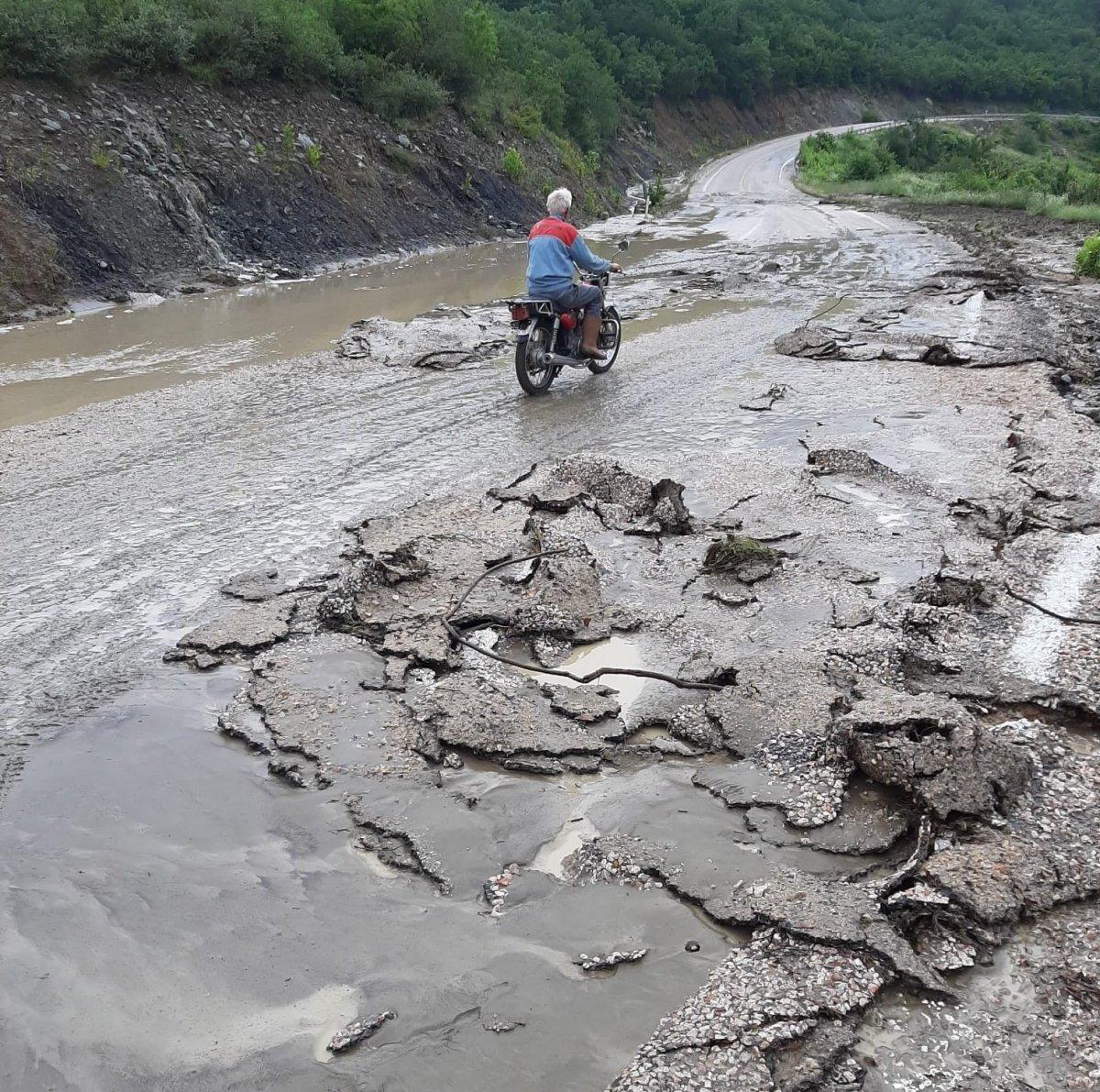 Bursa'da sağanak sele sebep oldu