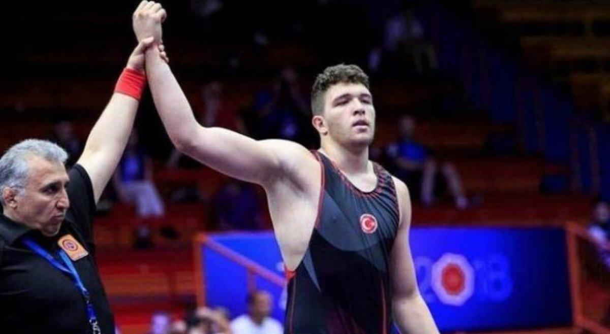 Genç Milli güreşçi Muhammed Hamza Bakır Avrupa Şampiyonu