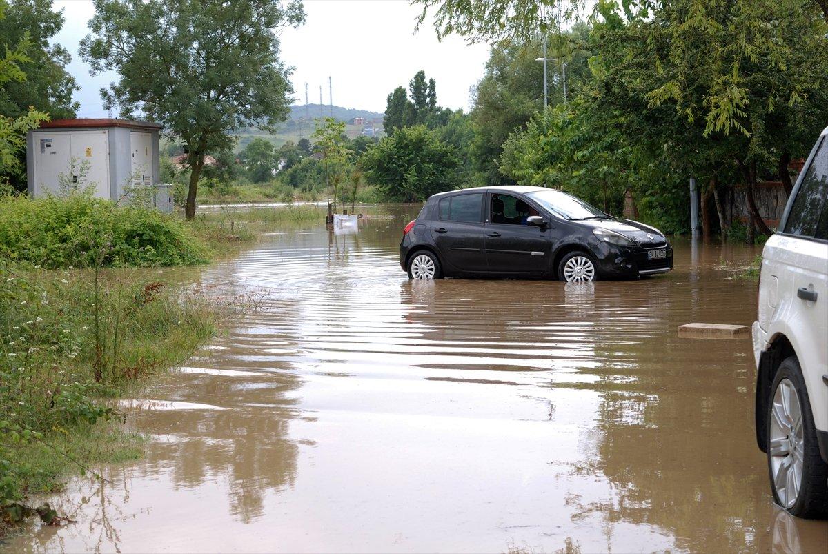 Şile'de sağanak: Dereler taştı