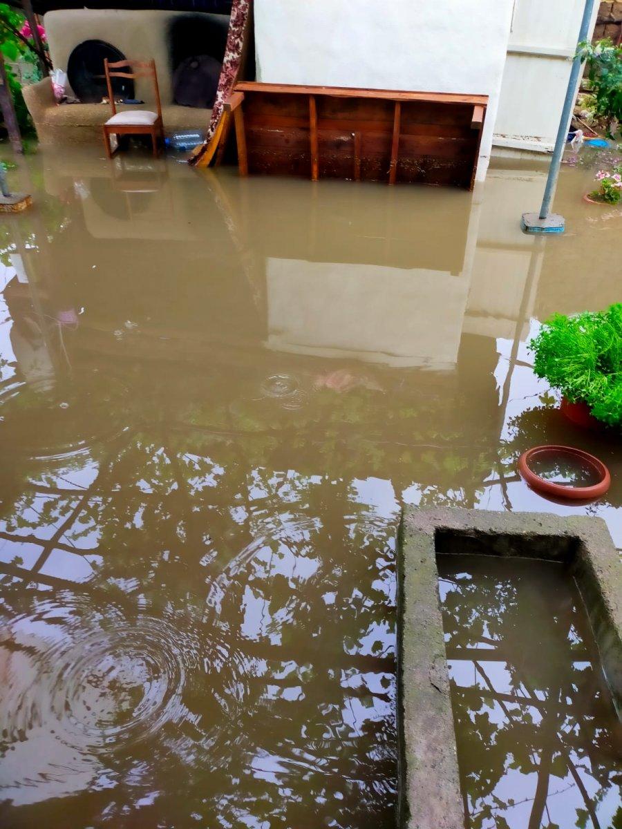 Bursa'da sağanak sele sebep oldu