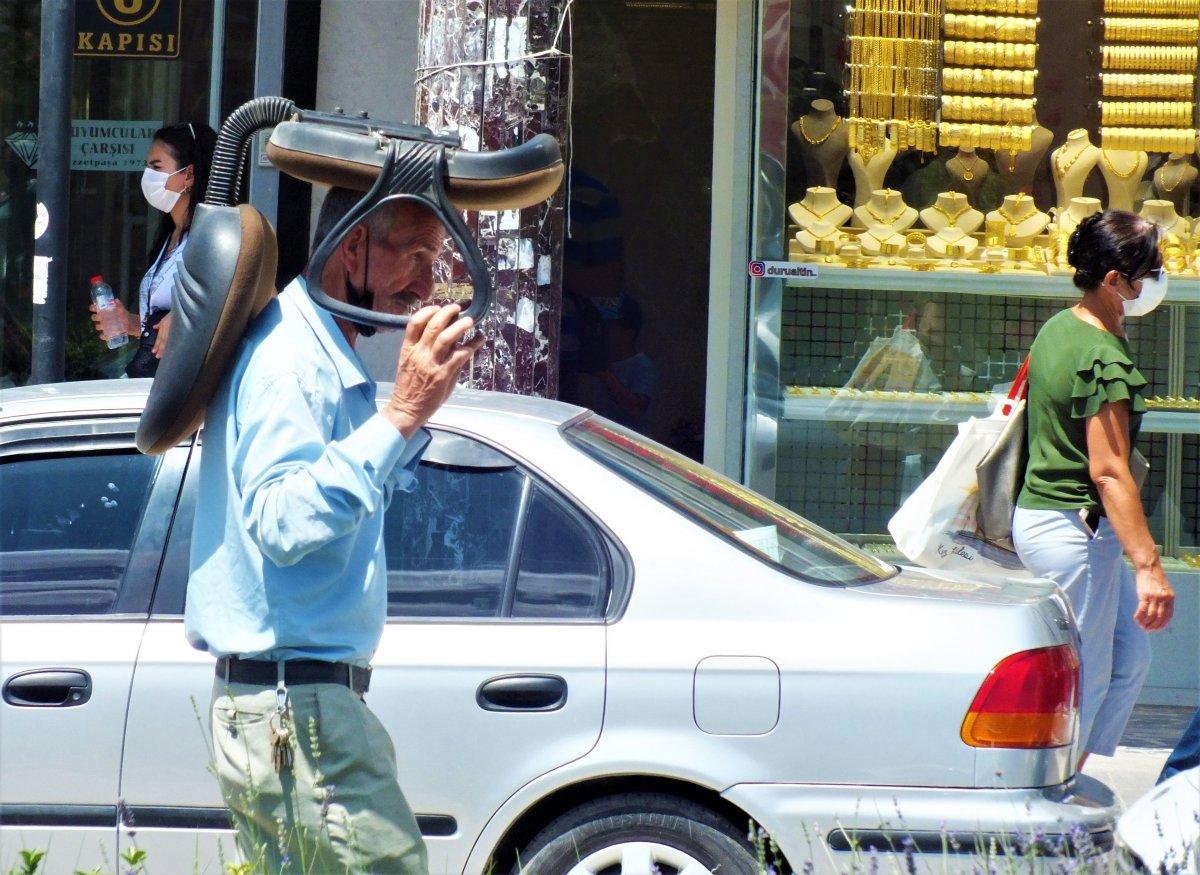 Elazığ'da sıcaktan bunalan vatandaştan ilginç yöntem