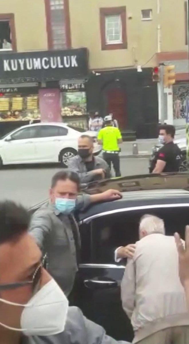 Erdoğan, Çengelköy’de vatandaşlarla sohbet etti