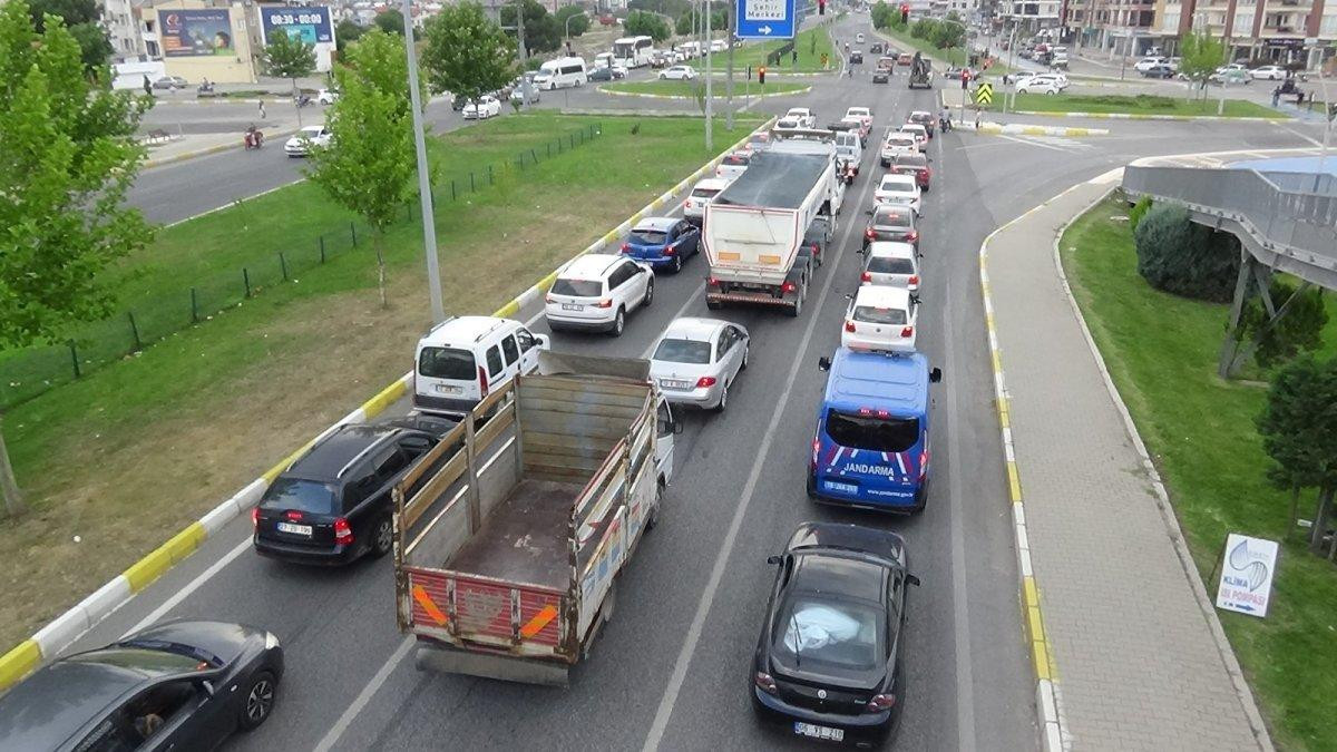 Trafikte tatil yoğunluğu başladı