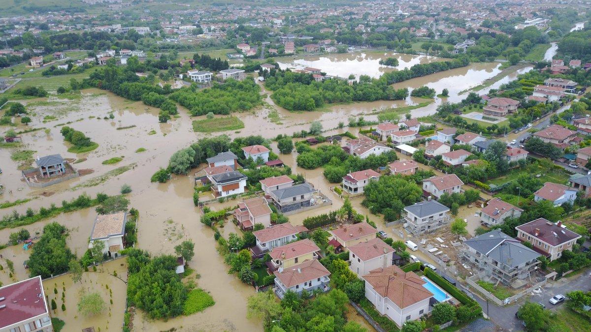 Şile'de sağanak: Dereler taştı