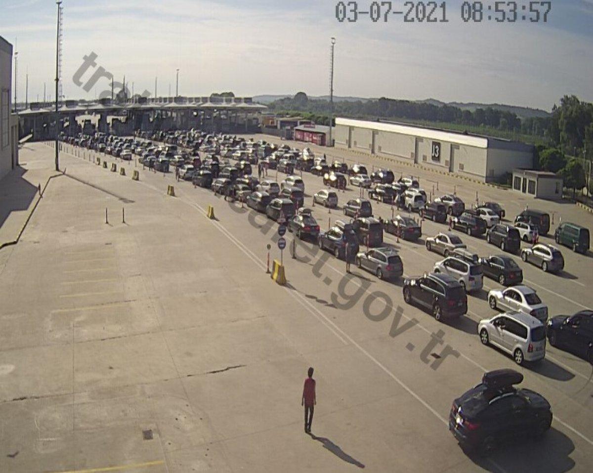 Kapıkule Sınır Kapısı’nda gurbetçi yoğunluğu