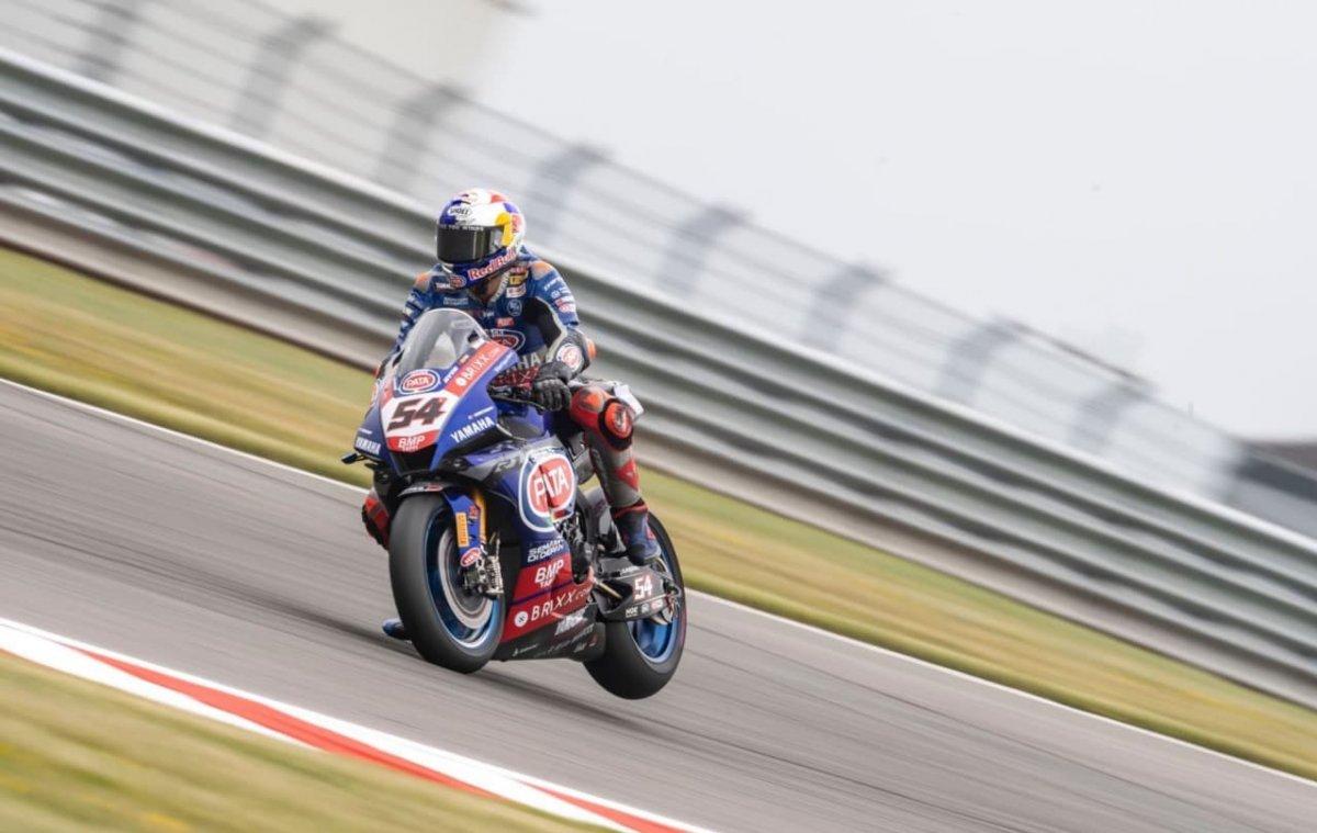 Toprak Razgatlıoğlu ilk yarışta 1. oldu